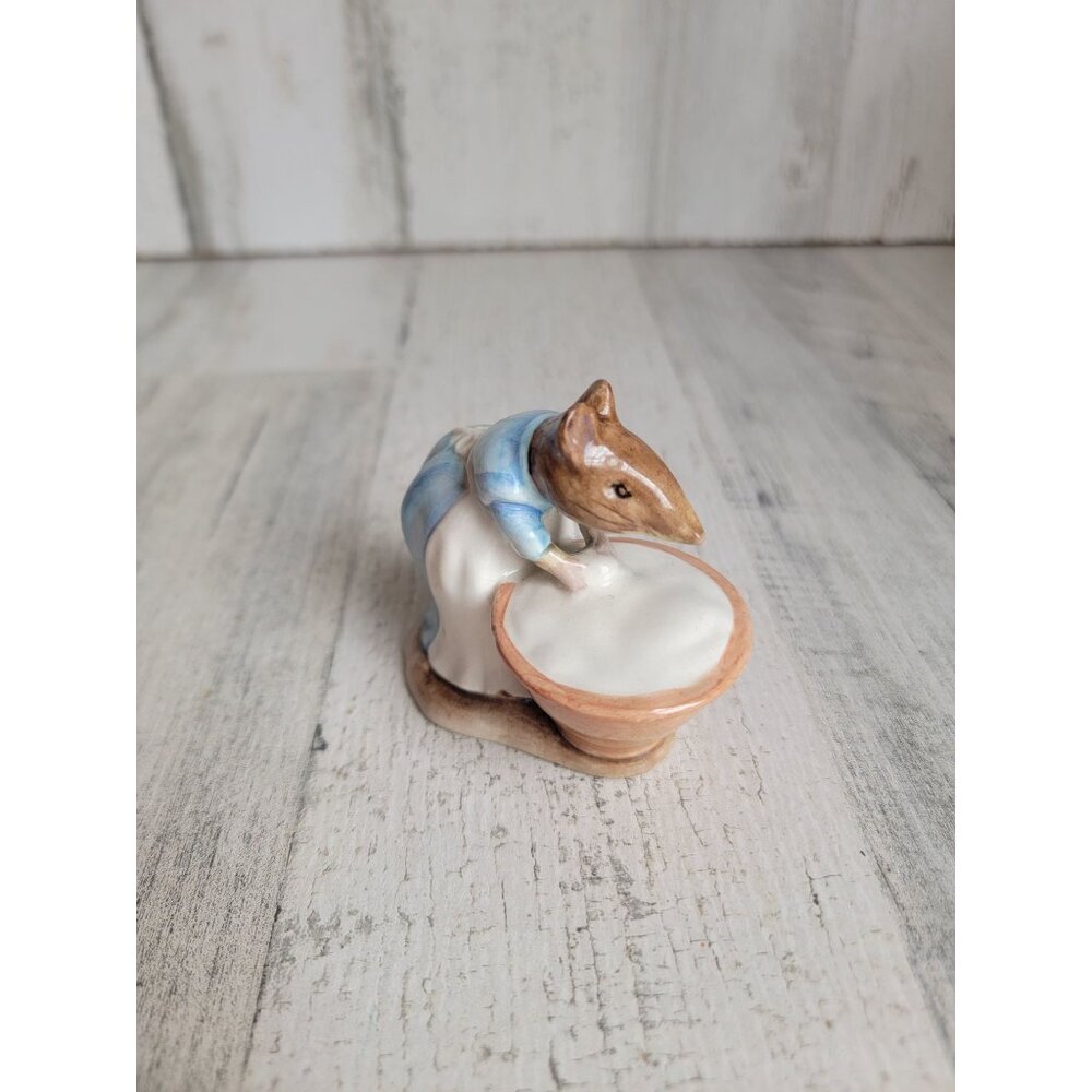 Vintage Beatrix Anna Maria potter's 1963 home decor